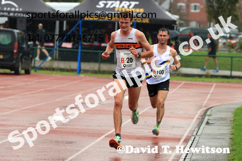 Senior Mens 6 Stage 2025 Northern Athletics Autumn Road Relays, Leigh, Lancashire. Photo: David T. Hewitson/Sports for All Pics